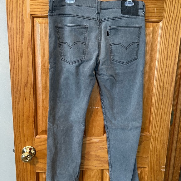 Men’s Levi Jeans - Picture 3 of 3